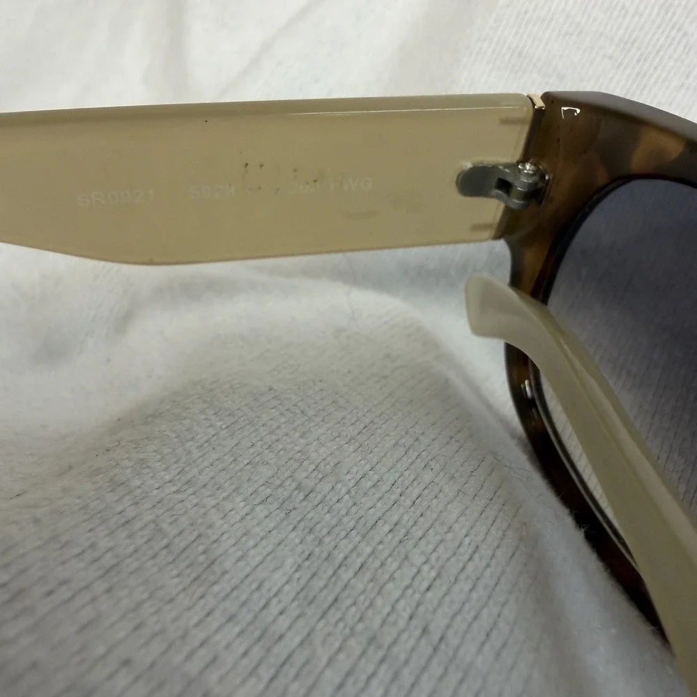 Foster Grant Tortoise Shell Fashion Sunglasses UV Protection Gradient Smoke Lens